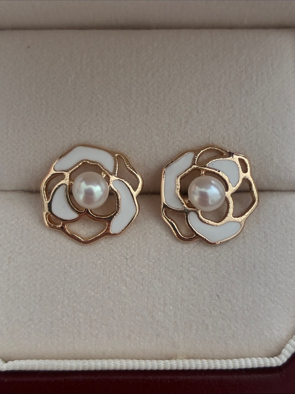 Gold-Tone Flower Pearl Stud Earrings in White Enamel - Women Jewelry